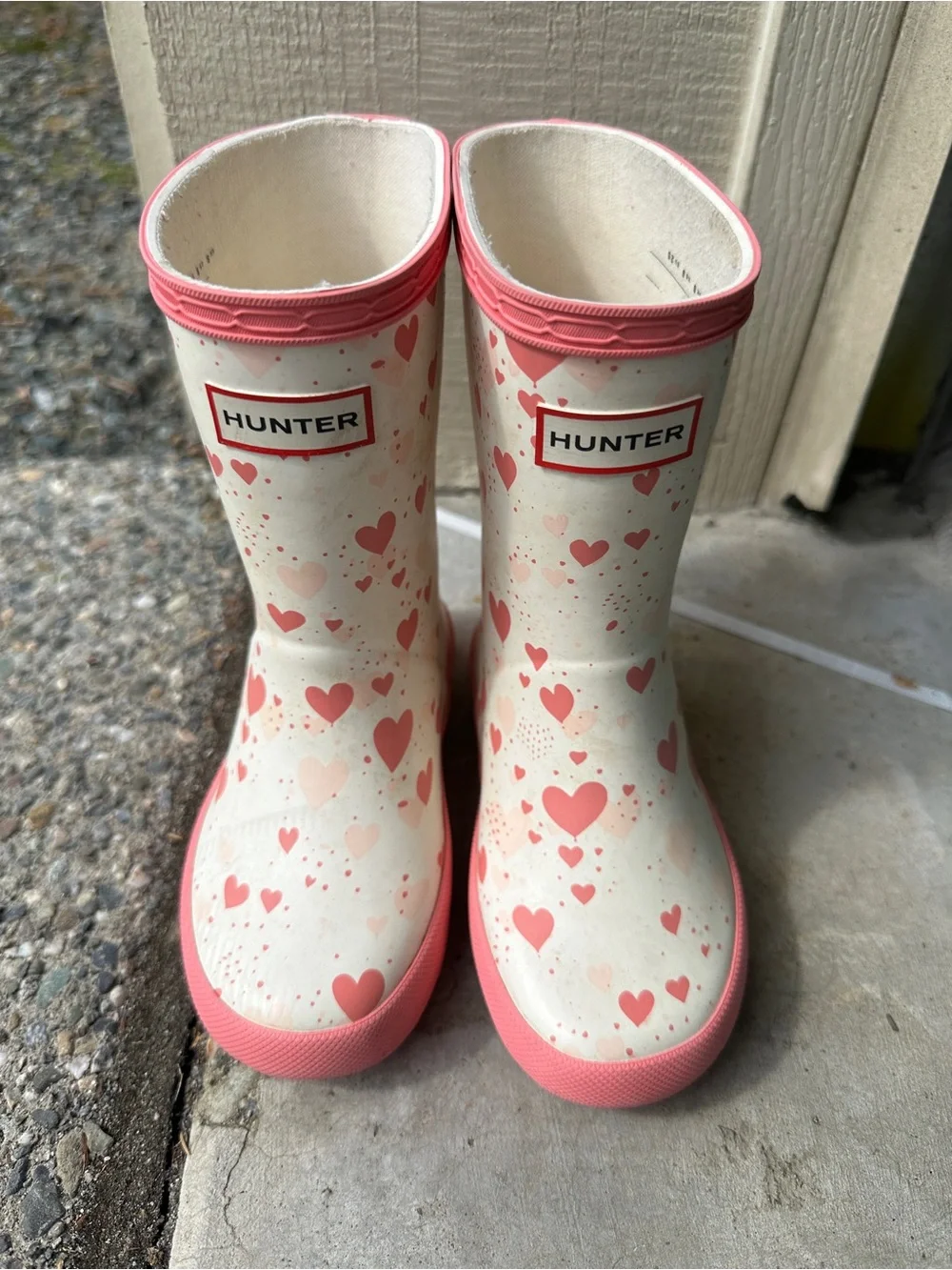 Hunter Kids Cream Rain Boots with Pink Hearts Size 9
